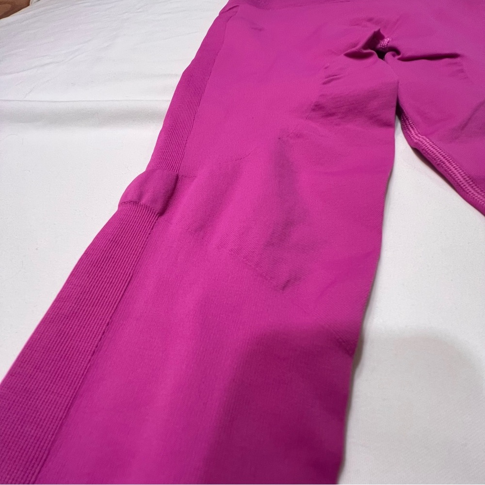 Lululemon Zone In Tight
Raspberry Size 8 - Picture 7 of 11